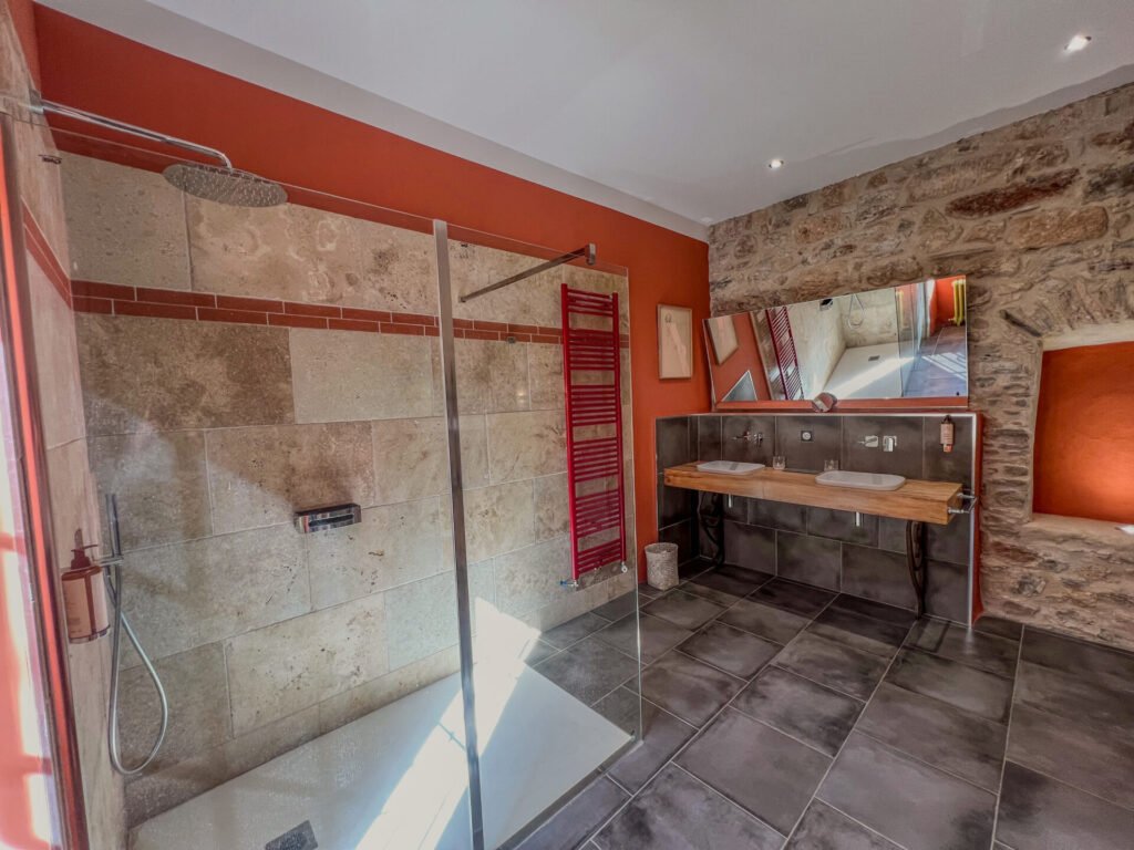 Salle de bain Chambre Le groupe Hôtel d'Alibert Caunes-Minervois